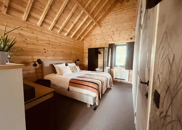 Les Pavillons De La Libellule Lodge *